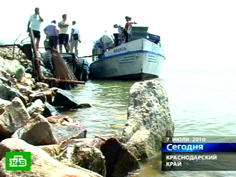 Девушка купается зимой фото