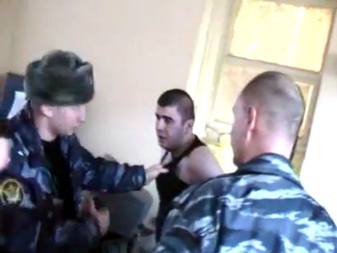 видео как бьют шлюх видео как бьют шлюх