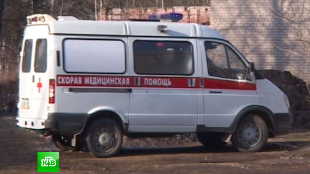 Девушка на заброшенном заводе Девушка на заброшенном заводе