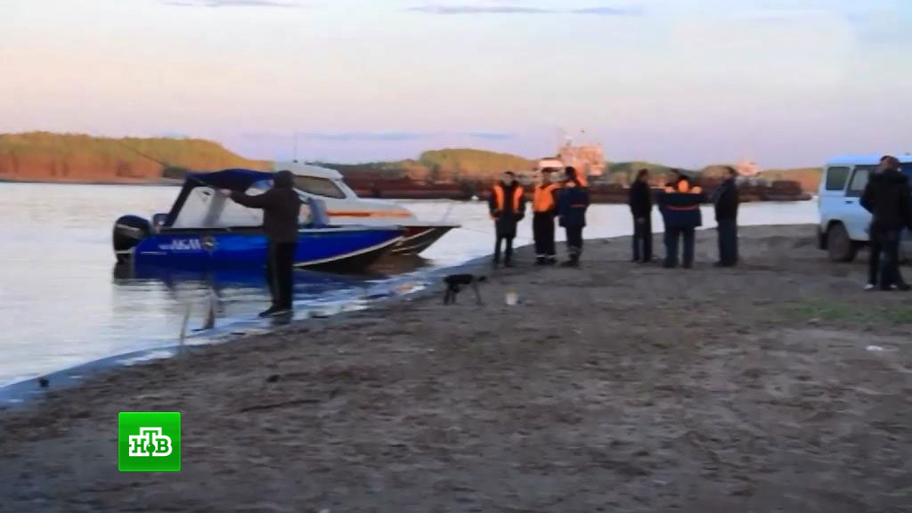 выпивший на моторной лодке выпивший на моторной лодке