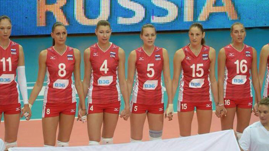 Сборная женская по волейболу в купальнике Сборная женская по волейболу в купальнике