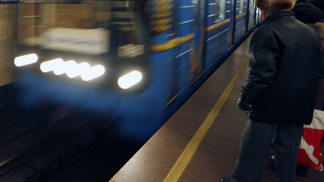 Самоубийца на полчаса заблокировала Люблинскую линию метро