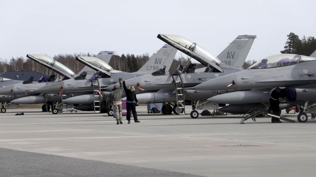 http://img2.ntv.ru/home/news/20150524/US-Air-Force.jpg