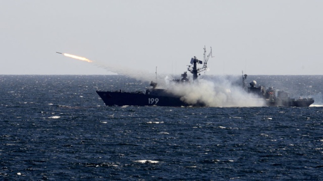 Guardian: Сталин, водка и ядерное оружие