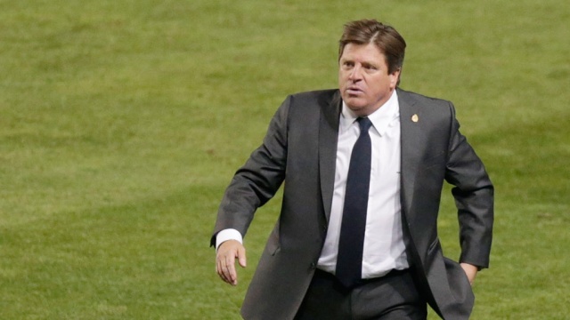 Наставник сборной Мексики по футболу лишился поста после избиения журналиста. Мексика,драки и избиения,журналистика,назначения и отставк