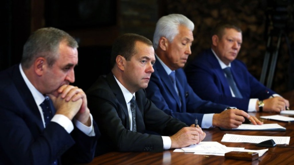 Сохраняется пенсия если пенсионер работает