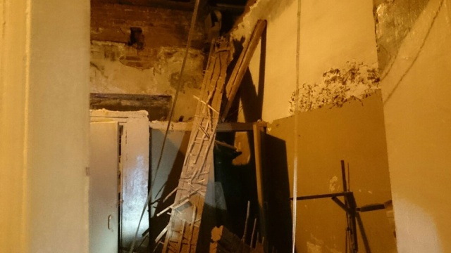 В Подмосковье из-за обрушения в жилом доме эвакуировали не менее 100 человек