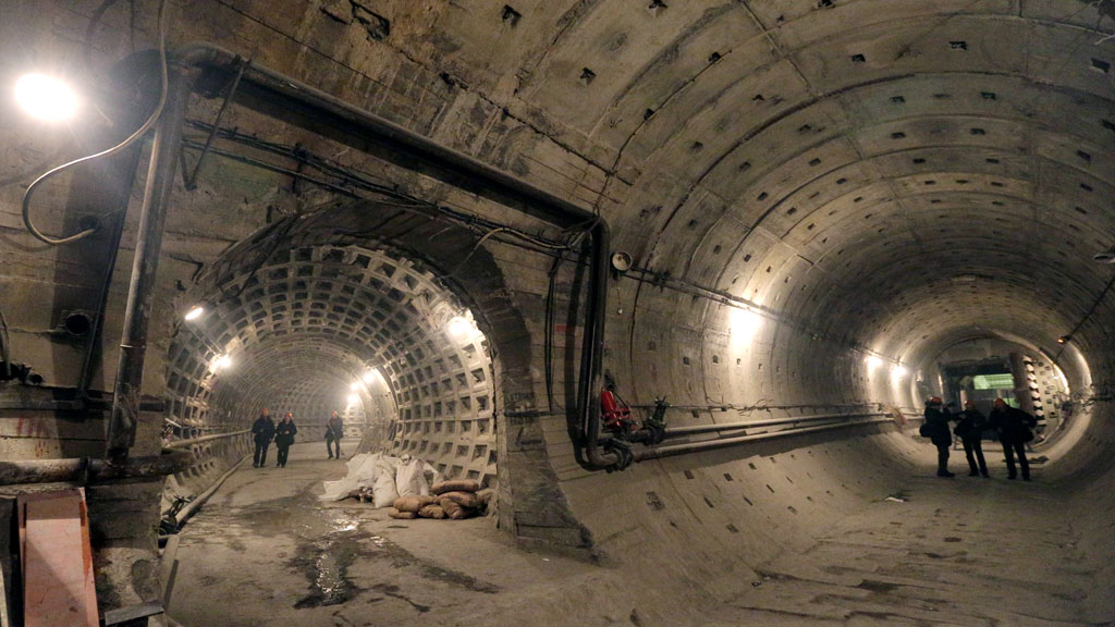 Метро московский метрополитен в базе свыше 1500 фотографий метро станции всех 12 линий. Кольцевая линия · сокольническая линия · замоскворецкая линия · арбатско-покровская линия · филевская линия · калужско-рижская линия · таганско-краснопресненская линия · калининская линия. Москва | фотографии | метро.
