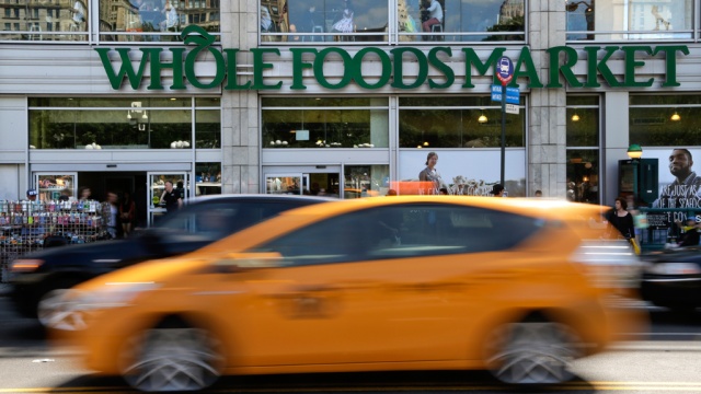 Власти Нью Йорка оштрафовали Whole Foods на полмиллиона долларов за обвес покупателей. Нью-Йорк США торговля штрафы