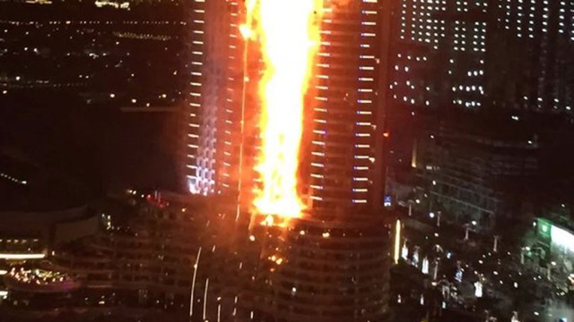 Полиция Дубая сообщила об отсутствии пострадавших при пожаре в отеле-небоскребе. Дубай ОАЭ пожары