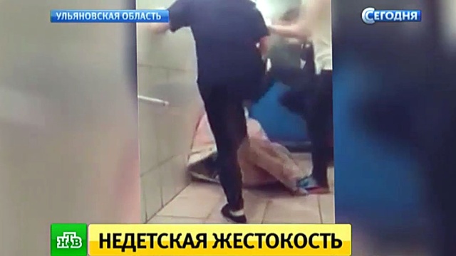 Группа ульяновских студенток избила сверстницу <nobr>из-за</nobr> педикулеза