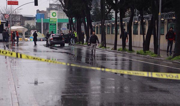 Напавшие на полицейский участок в Стамбуле террористки убиты Напавшие на полицейский участок в Стамбуле террористки убиты