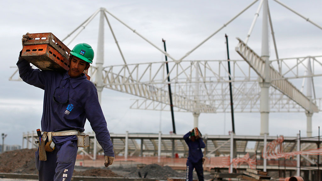 Во время строительства олимпийских объектов в Рио погибли 11 человек