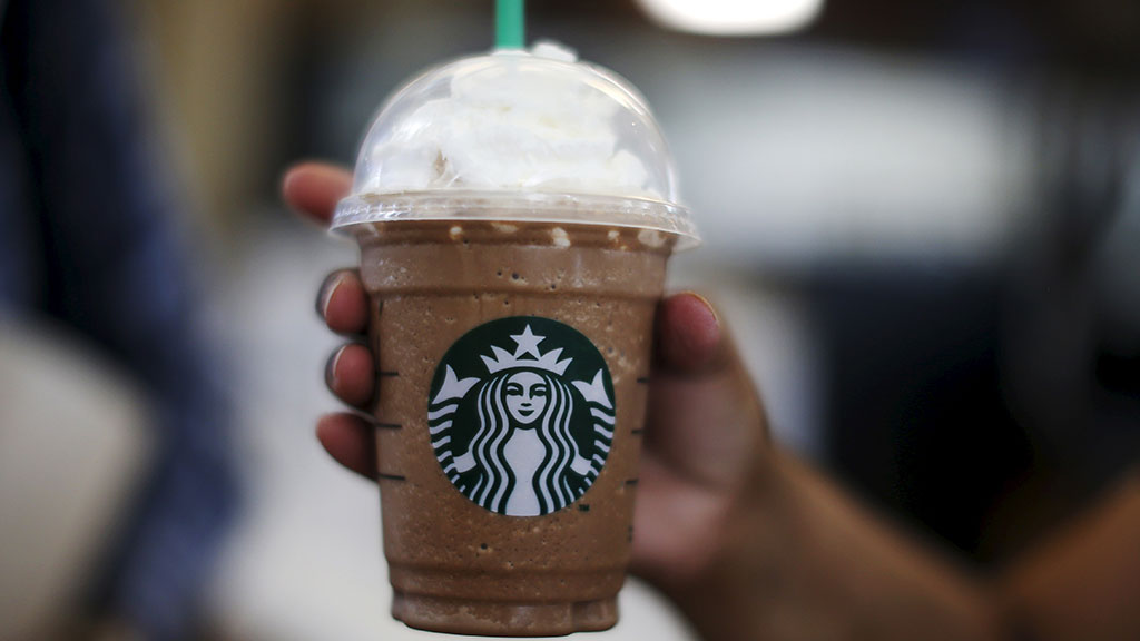 Женщина будет судиться со Starbucks из-за льда в кофе