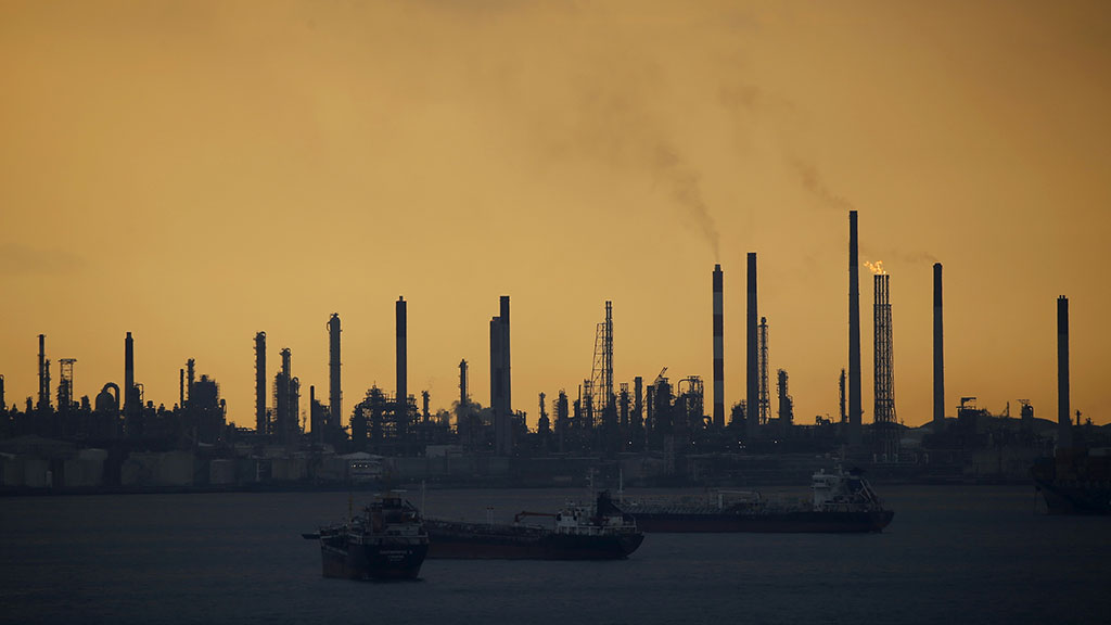 За день стоимость барреля нефти марки Brent упала почти на три доллара