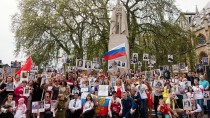Шествие «Бессмертного полка» в Лондоне.
Великая Отечественная война, Великобритания, День Победы.
НТВ.Ru: новости, видео, программы телеканала НТВ Шествие «Бессмертного полка» в Лондоне.
Великая Отечественная война, Великобритания, День Победы.
НТВ.Ru: новости, видео, программы телеканала НТВ