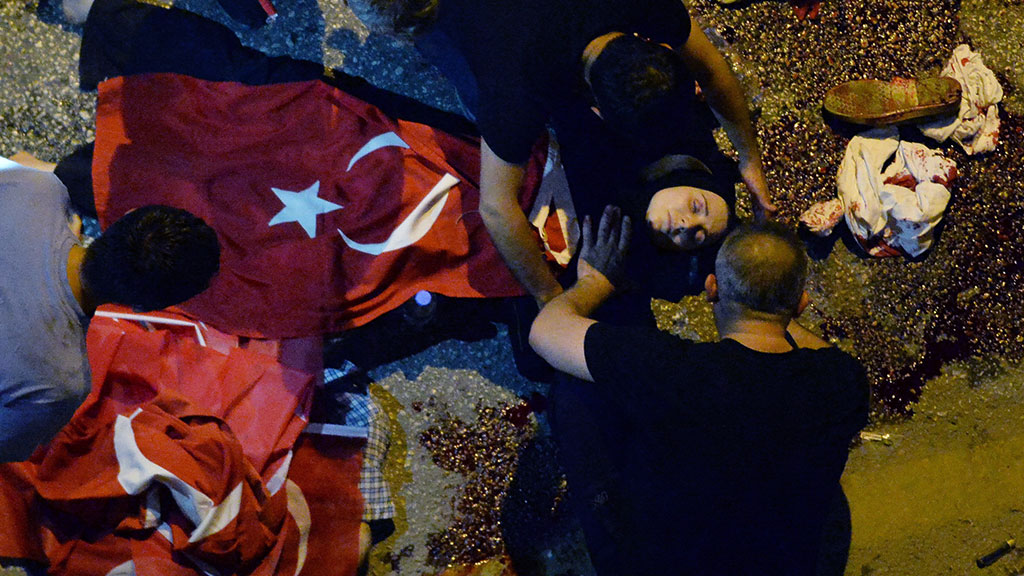 Власти Турции после путча задумались о возвращении смертной казни