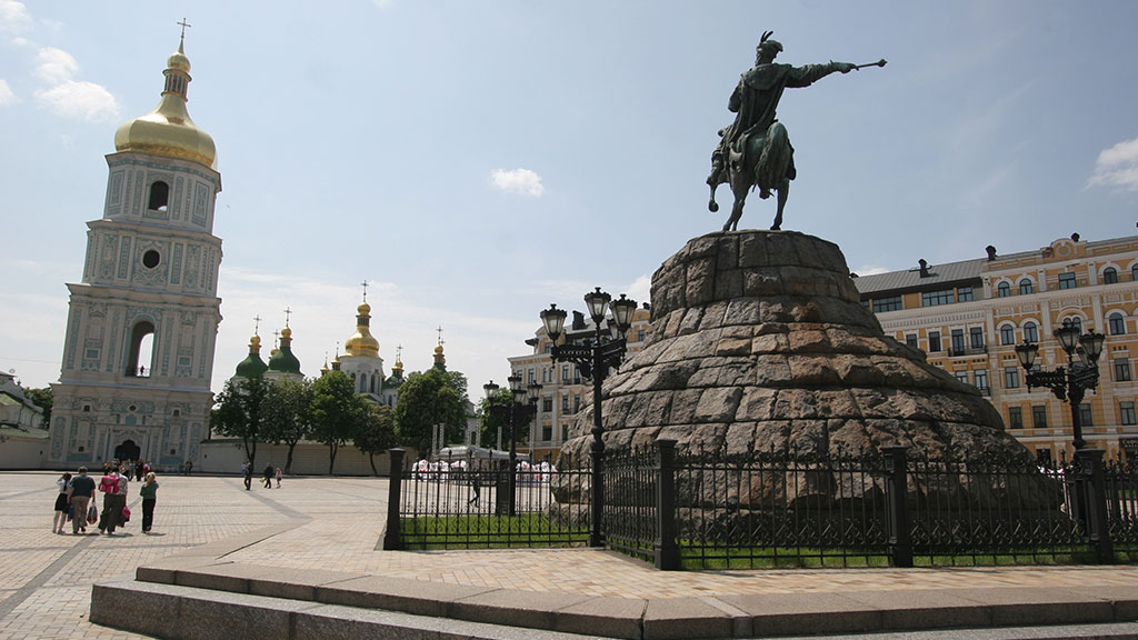 СБУ запретила закупать товары у 243 российских компаний