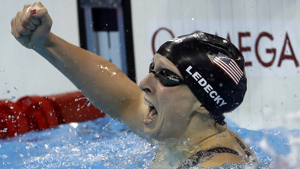Американка побила мировой рекорд в финале заплыва на 400 м