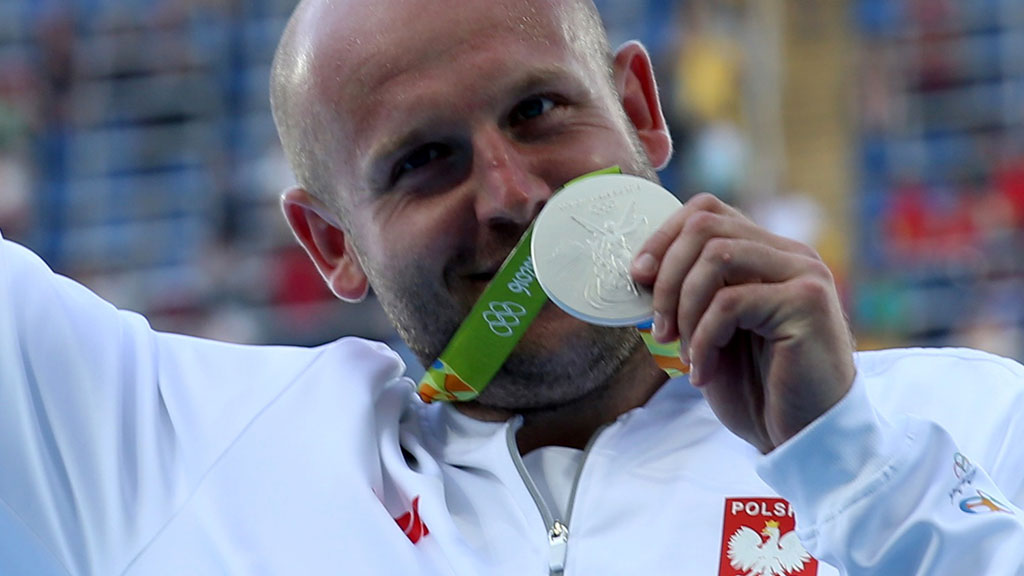 Польский спорстмен реализовал олимпийскую медаль ради нездорового раком ребенка