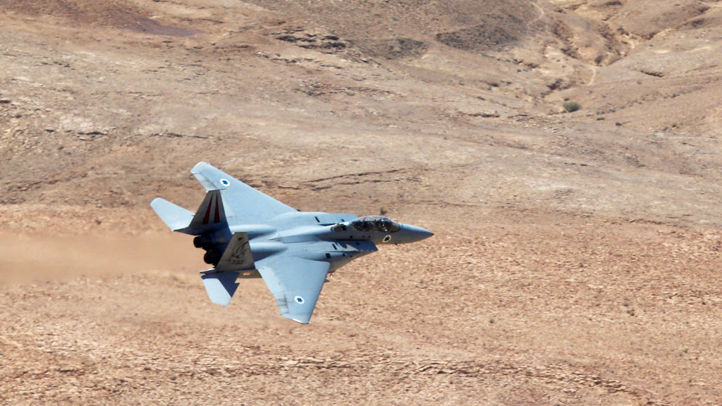 ВВС Израиля атаковали сирийских военных из-за шального снаряда