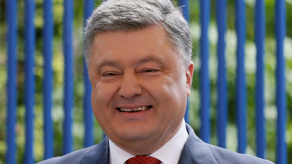 Порошенко назвал подарком ко дню рождения решение Европарламента об отмене виз для украинцев
