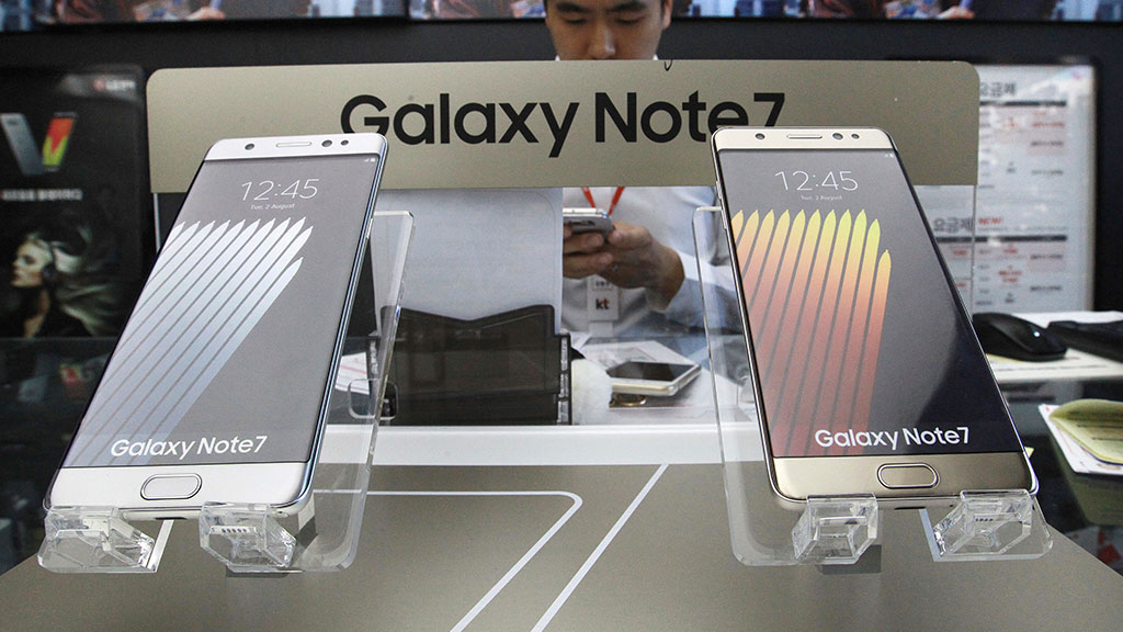 Samsung призывает владельцев выключить смартфоны Galaxy Note 7