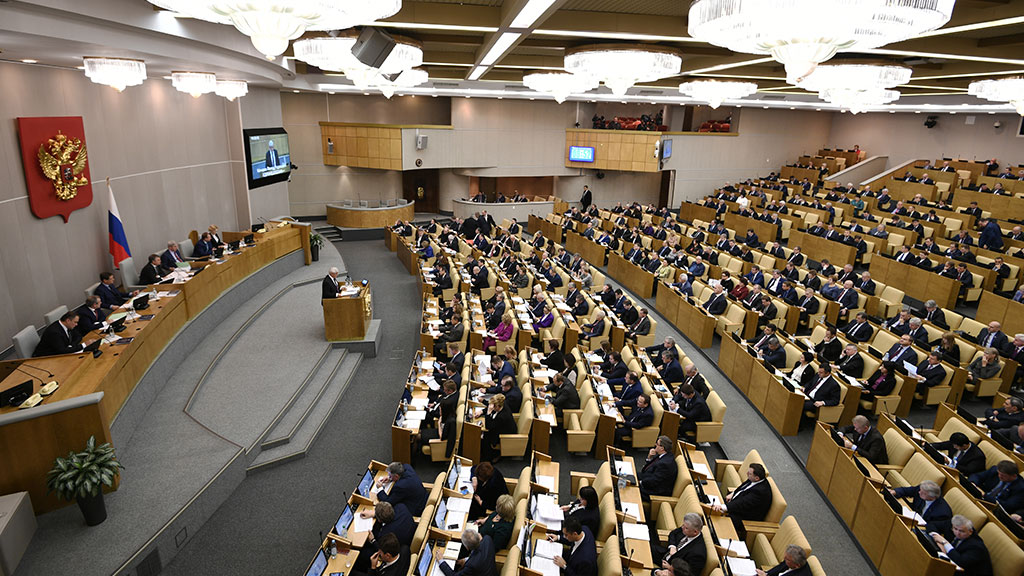 В Кремле не подтвердили информацию об увеличении зарплат чиновников