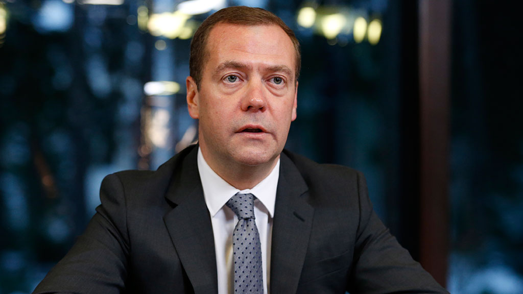 Медведев поедет в Армению