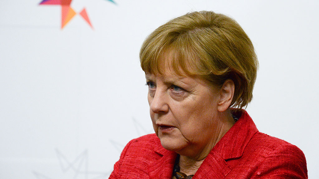 Меркель: ЕС необходимо улучшить отношения с Россией