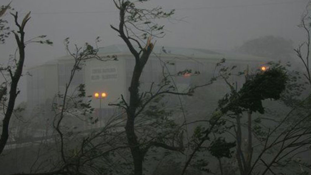 Ураганный ветер оставил без света не менее 12 тыс. граждан Красноярского края