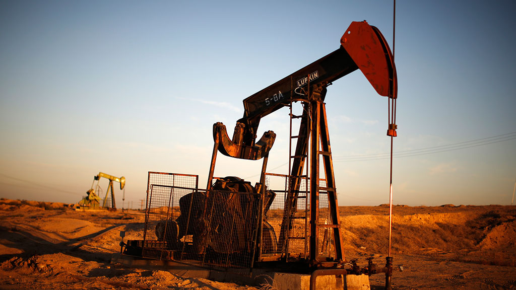 Мировая стоимость нефти не определилась с динамикой Нефтяные цены слабо поднимаются после обвала