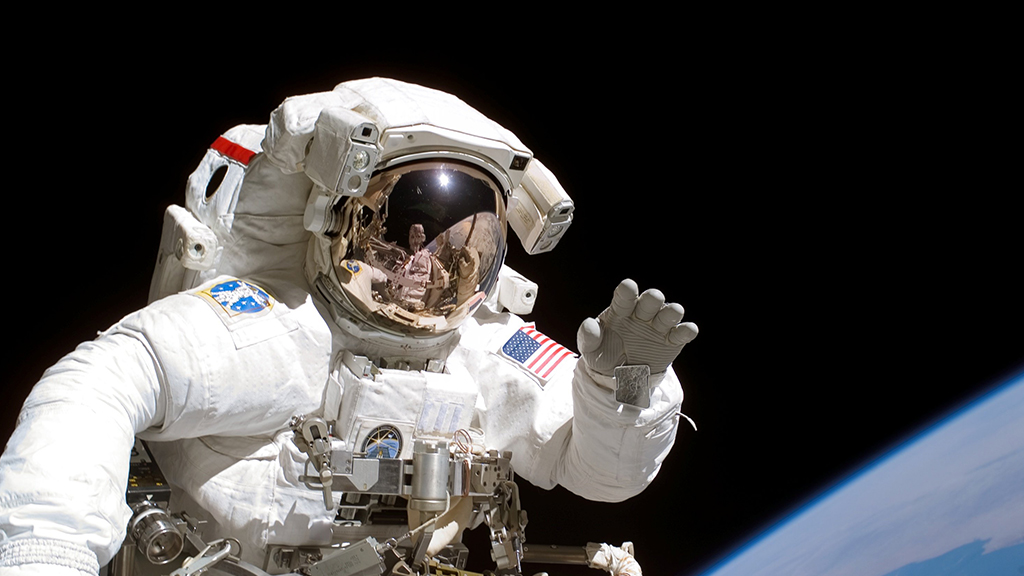 В НАСА обеспокоены серьезной нехваткой скафандров для астронавтов