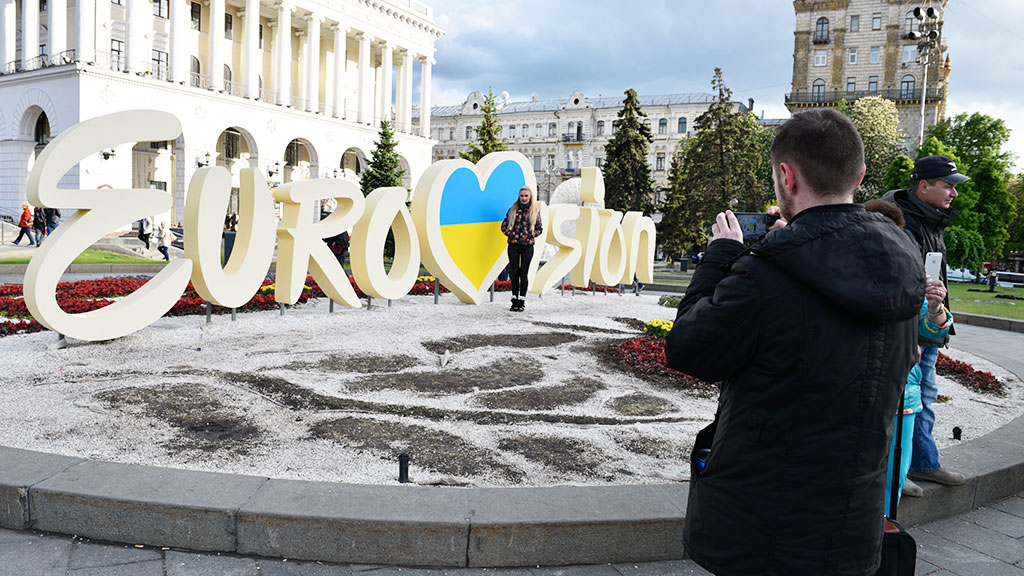 Украинские таможенники не пустили прибывших на «Евровидение» четырех жителей РФ