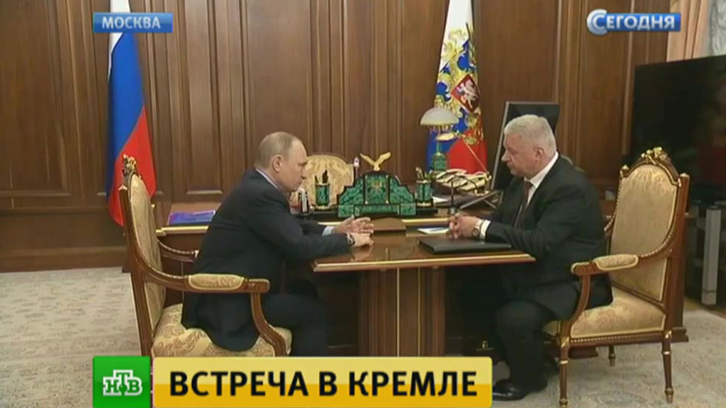 Путин пообещал навести порядок с надбавками к зарплатам