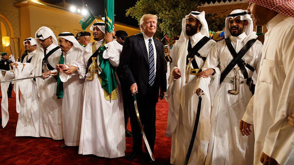 Трамп станцевал с королем Саудовской Аравии «танец мечей»