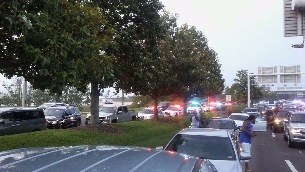 В аэропорту Флориды задержали угрожавшего полицейским вооруженного мужчину