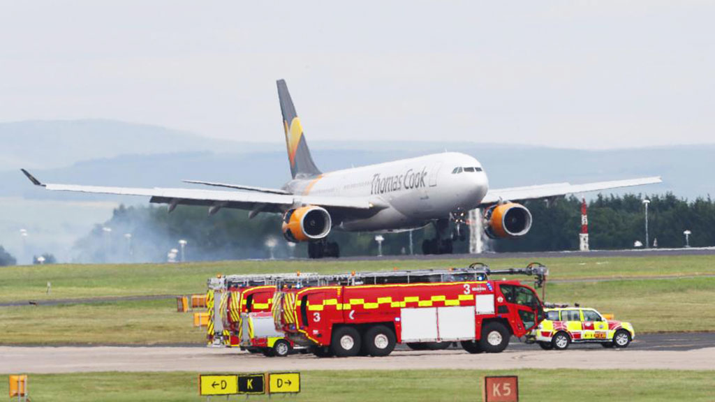 Самолет авиакомпании Thomas Cook экстренно сел в Манчестере из-за поломки