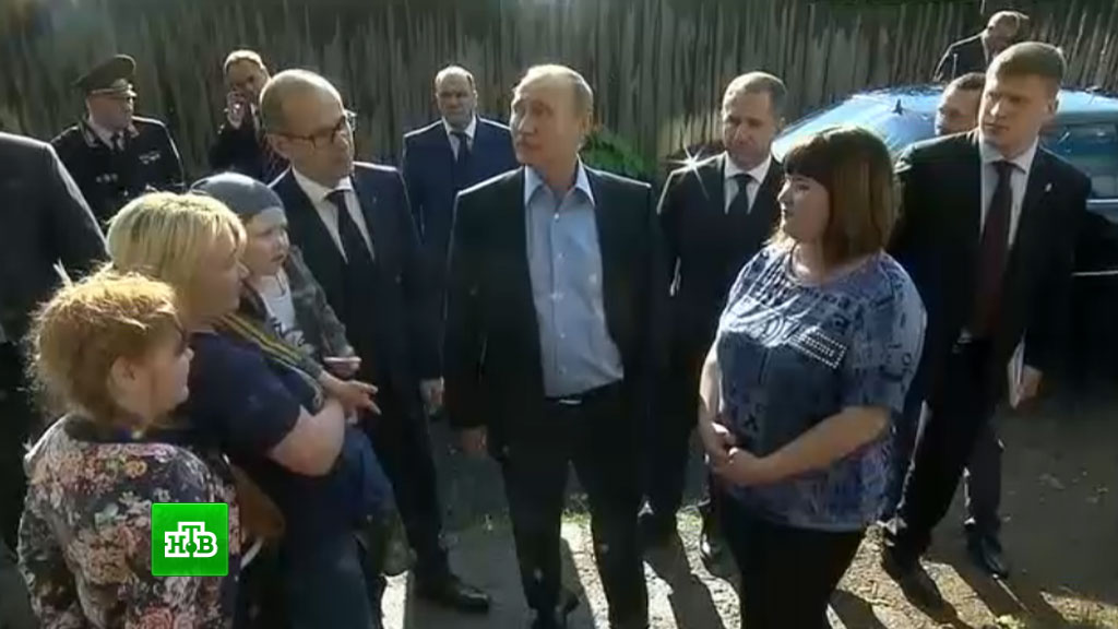 Путин вручил пожаловавшейся ижевке путевку в Сочи Путин вручил пожаловавшейся ижевке путевку в Сочи