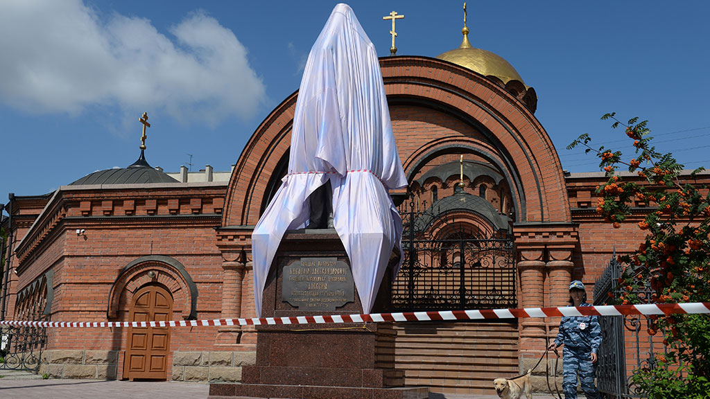В Новосибирске неизвестный осквернил памятник Николаю II