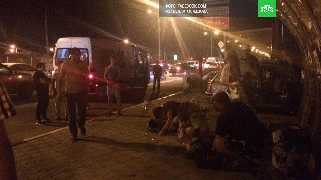 Протаранившим остановку в Краснодаре автомобилем управлял подросток без прав