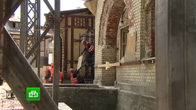 В Петербурге разбирают особняк любимой женщины Шерлока Холмса.
архитектура, история, кино, реконструкция и реставрация, Санкт-Петербург.
НТВ.Ru: новости, видео, программы телеканала НТВ В Петербурге разбирают особняк любимой женщины Шерлока Холмса.
архитектура, история, кино, реконструкция и реставрация, Санкт-Петербург.
НТВ.Ru: новости, видео, программы телеканала НТВ