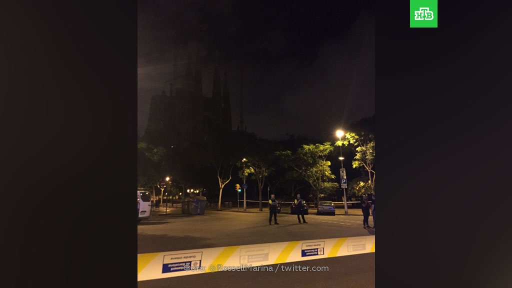 Первопричиной антитеррористической операции в Барселоне стал подозрительный минивэн