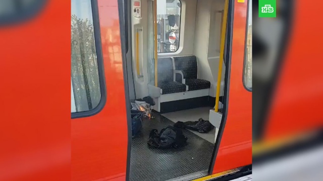 Появилось видео с места взрыва в метро Лондона.
Лондон, взрывы, метро.
НТВ.Ru: новости, видео, программы телеканала НТВ Появилось видео с места взрыва в метро Лондона.
Лондон, взрывы, метро.
НТВ.Ru: новости, видео, программы телеканала НТВ