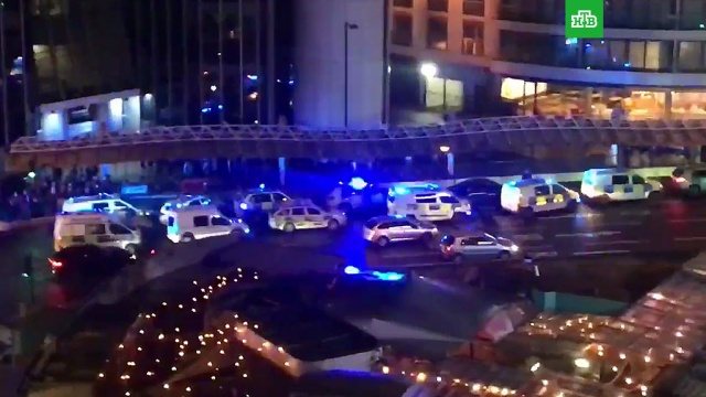 В Лондоне из-за подозрительного человека эвакуировали станцию метро.
Великобритания, Лондон, общественный транспорт, полиция.
НТВ.Ru: новости, видео, программы телеканала НТВ В Лондоне из-за подозрительного человека эвакуировали станцию метро.
Великобритания, Лондон, общественный транспорт, полиция.
НТВ.Ru: новости, видео, программы телеканала НТВ