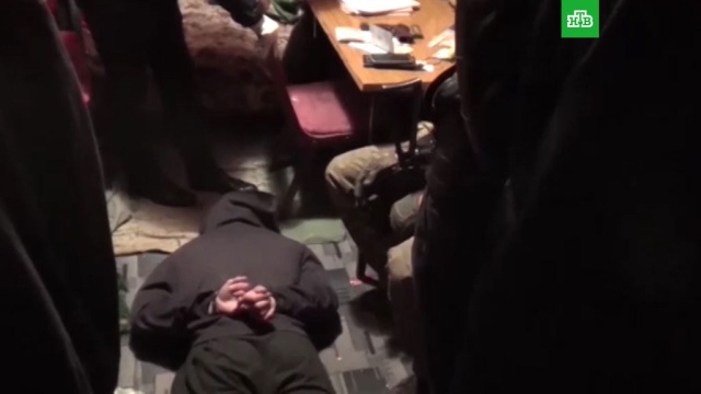 Обнародовано видео задержания членов ИГ в столичном регионе.
Исламское государство, Москва, ФСБ, задержание, терроризм.
НТВ.Ru: новости, видео, программы телеканала НТВ Обнародовано видео задержания членов ИГ в столичном регионе.
Исламское государство, Москва, ФСБ, задержание, терроризм.
НТВ.Ru: новости, видео, программы телеканала НТВ