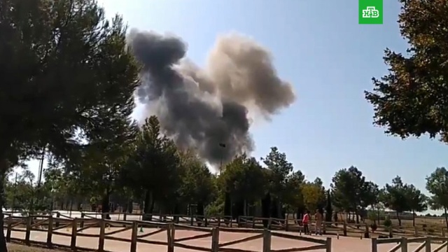 В Испании разбился возвращавшийся с военного парада истребитель.
Испания, авиационные катастрофы и происшествия, авиация, армии мира, самолеты, торжества и праздники.
НТВ.Ru: новости, видео, программы телеканала НТВ В Испании разбился возвращавшийся с военного парада истребитель.
Испания, авиационные катастрофы и происшествия, авиация, армии мира, самолеты, торжества и праздники.
НТВ.Ru: новости, видео, программы телеканала НТВ