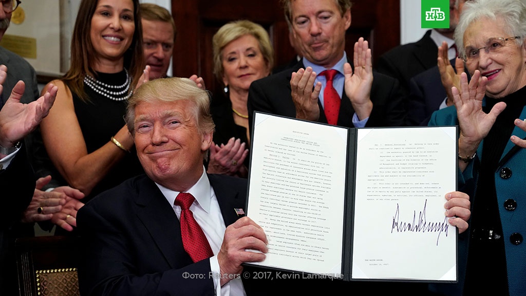 Трамп подписал указ об отмене реформы здравоохранения Obamacare