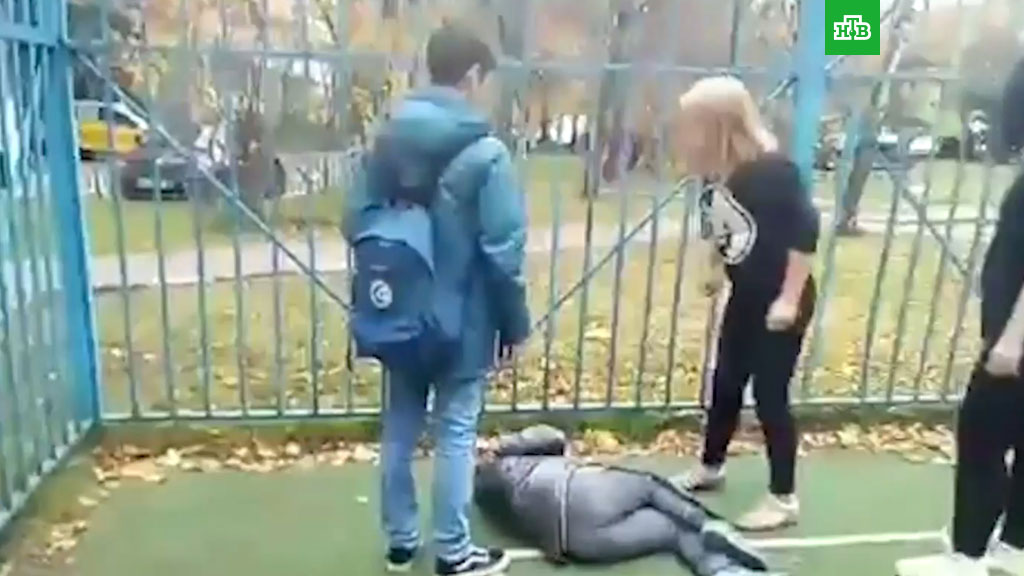Школьница избила подростка за честь матери в Зеленограде Школьница избила подростка за честь матери в Зеленограде