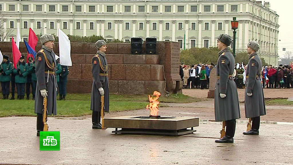 Символ мужества и памяти: старейшему Вечному огню в России исполнилось 60 лет